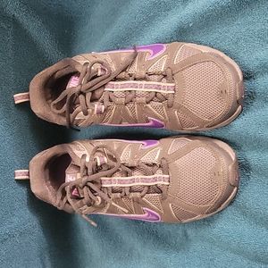 Women's Nike Running Tennis Shoes